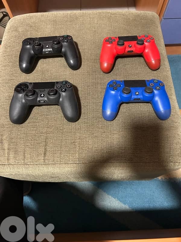 PS4 with 4 consoles and 4 CDS FOR SALE 4