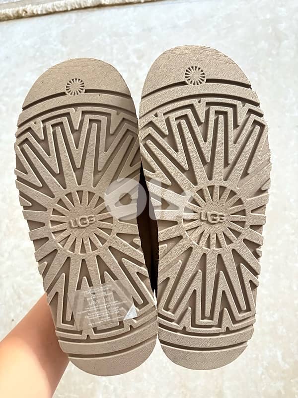 UGG Women’s Tazz || Slipper 3