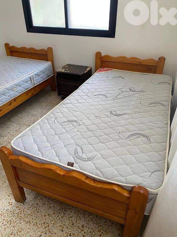 خزانة طابقين مع تختين 1