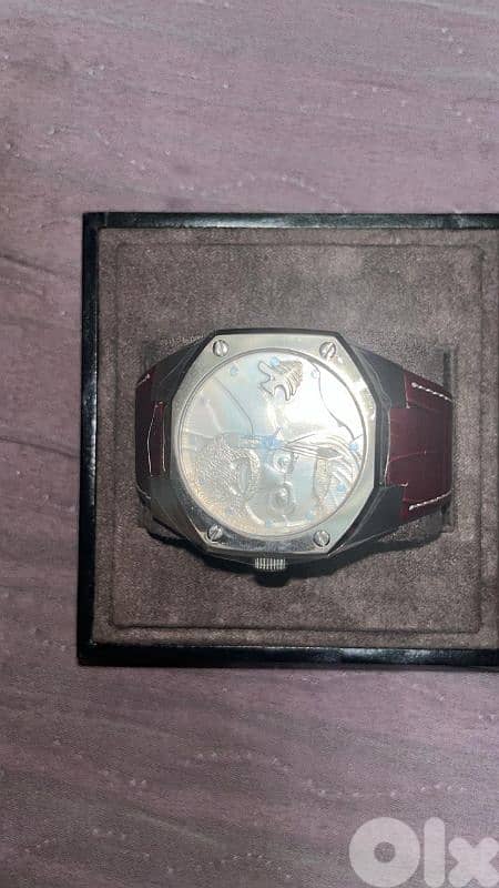 ساعة يدة قالب ياباني والكادر فضة 0