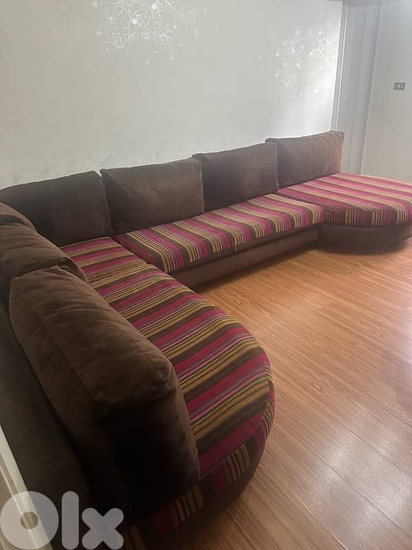 Living room couches 0