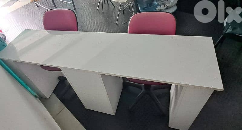 nail shop furniture & accessories for saleعفش محل للعناية بالاظافر بيع 5