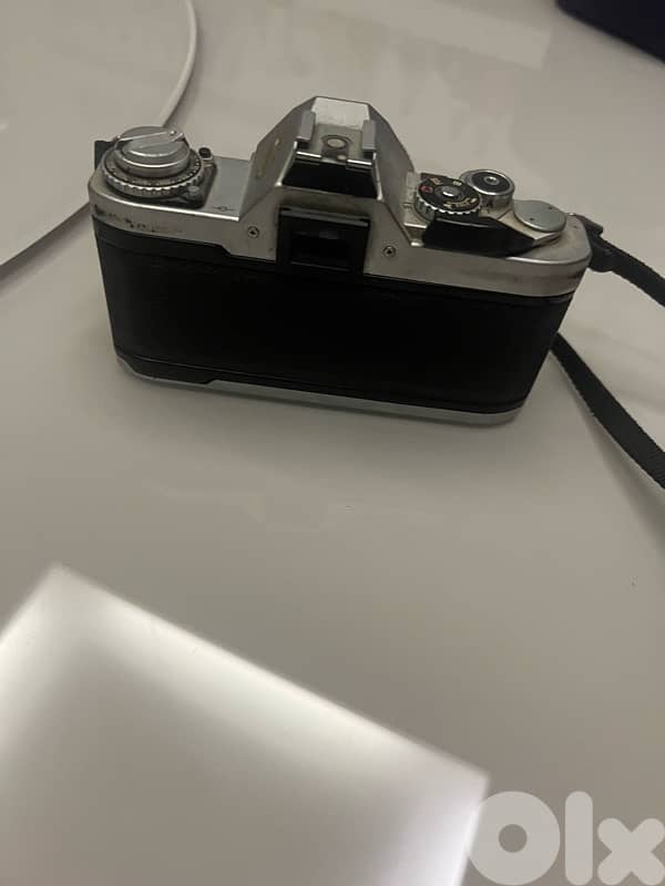 collectible vintage canon AV-1 camera 1