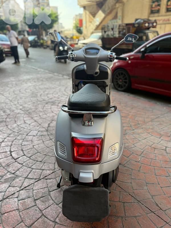 vespa GTS 300 Super 2