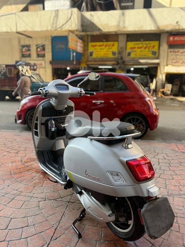 vespa GTS 300 Super 5
