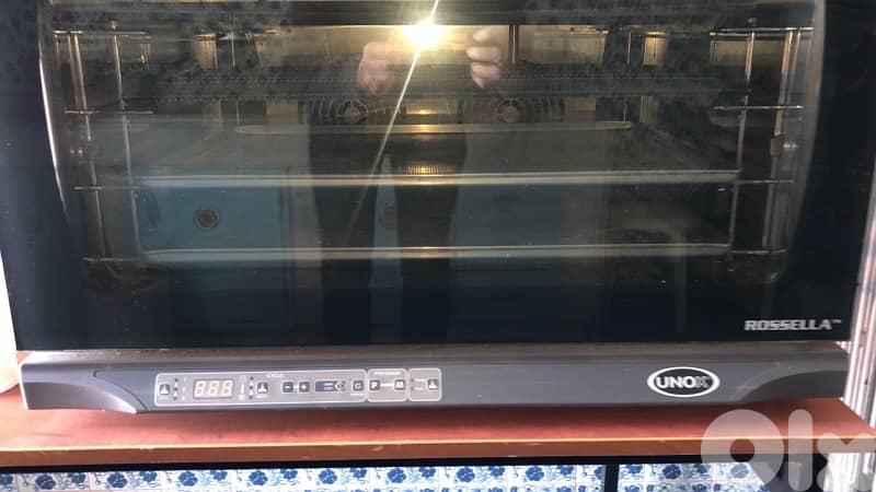 Croissant oven and croissant heater 0