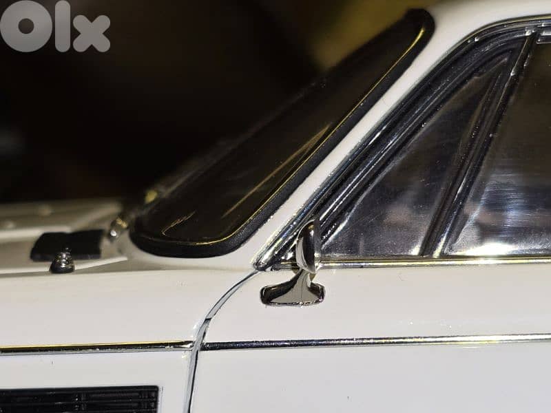 1:18 AUTOart BMW 3.0CSi 9