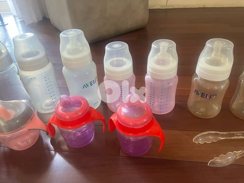 Selection of Avent Bottles for milkfeeding 1
