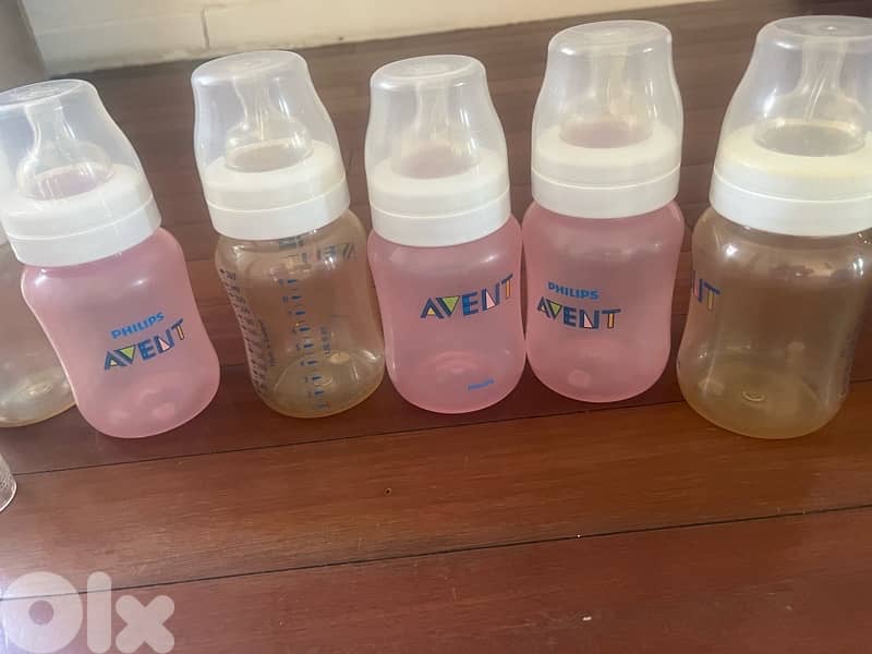 Selection of Avent Bottles for milkfeeding 5