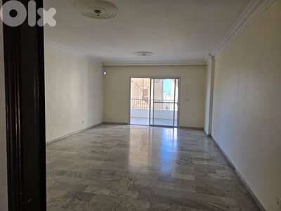 شقة جميلة في عرمون قرب الثكنة