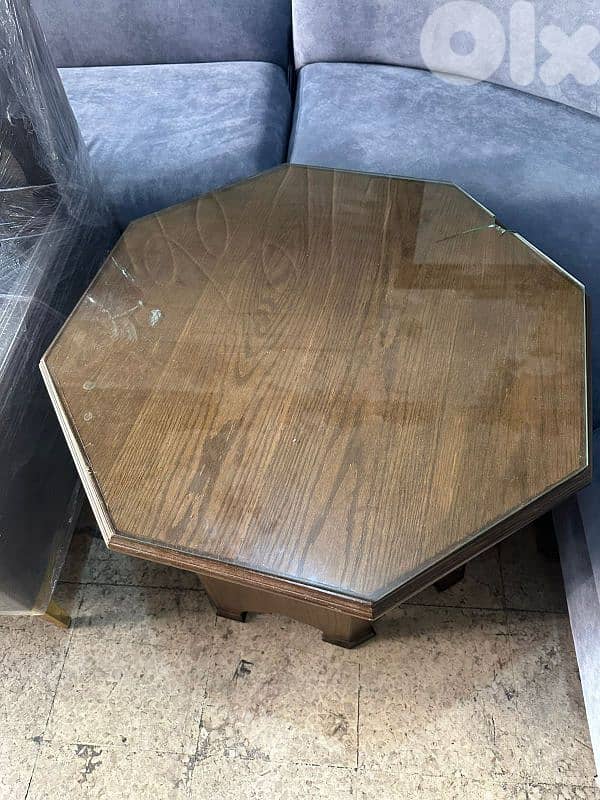 طاولة مسدسة قشر سنديان كتير مرتبة 3