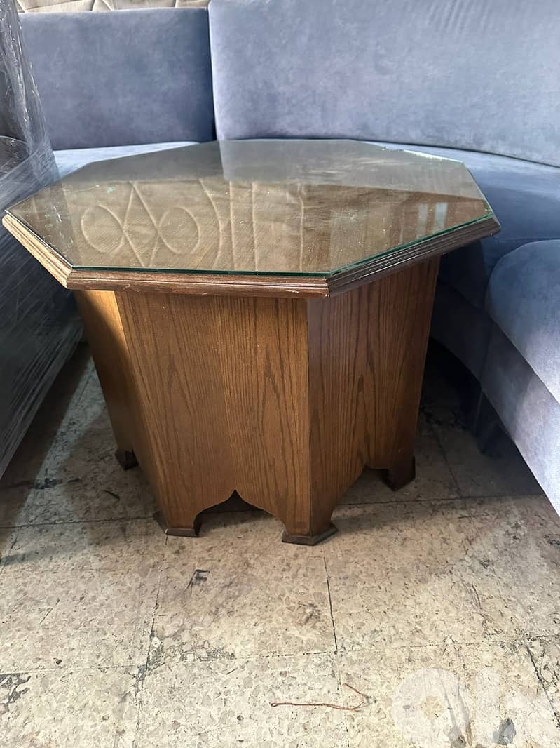 طاولات عدد 3 كتير مرتبين 1