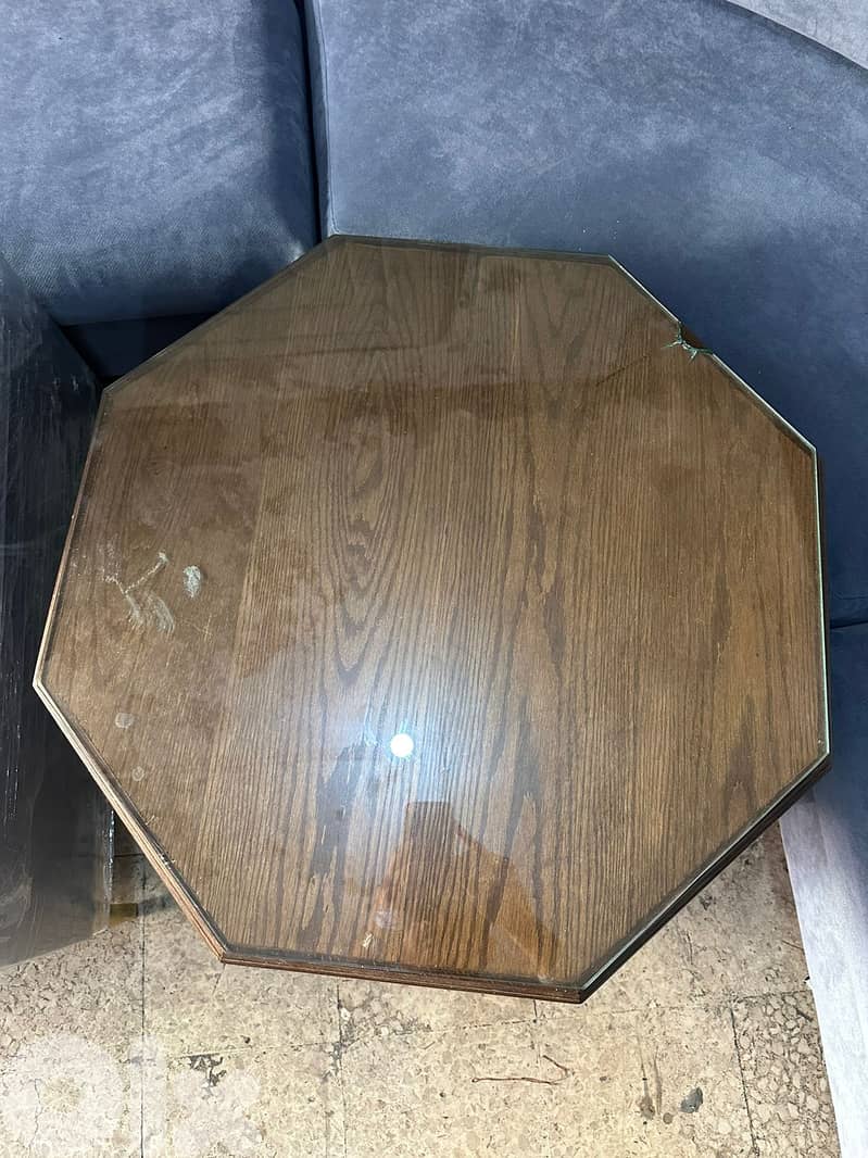 طاولات عدد 3 كتير مرتبين 3