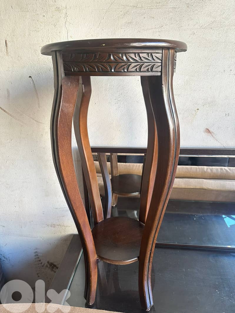 طاولات عدد 3 كتير مرتبين 4