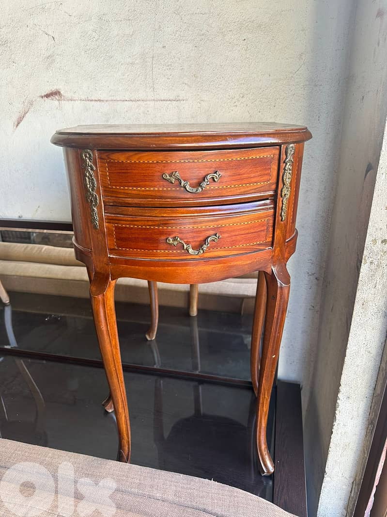 طاولات عدد 3 كتير مرتبين 5