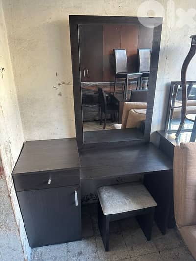 شفنيرة شغل مبلي توب مع مرايا وكرسي