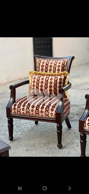 طقم كنبايات حفر خشب زان ملكي اربع قطع وطاولة 3