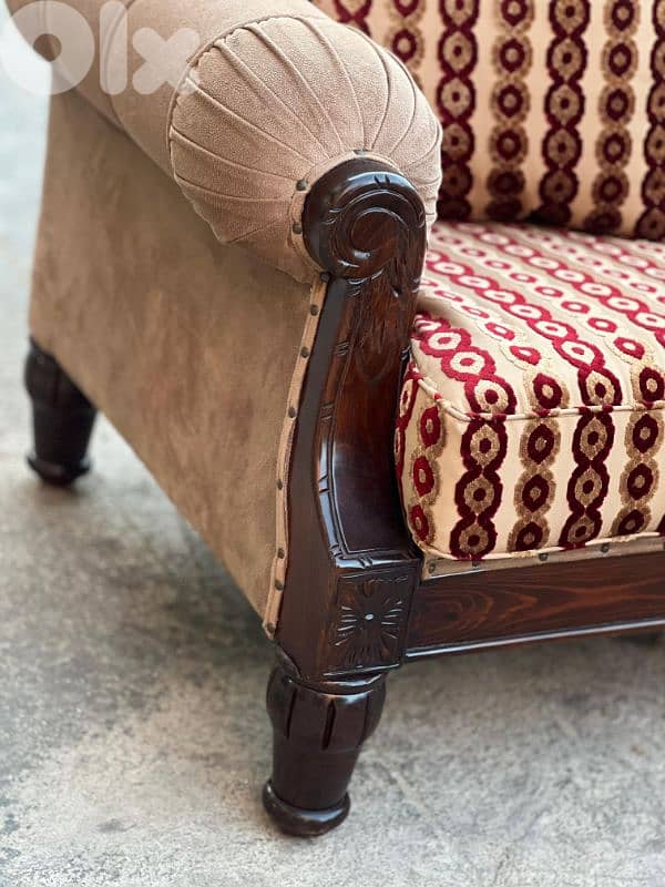 طقم كنبايات حفر خشب زان ملكي اربع قطع وطاولة 4