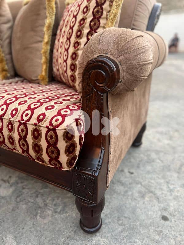 طقم كنبايات حفر خشب زان ملكي اربع قطع وطاولة 8