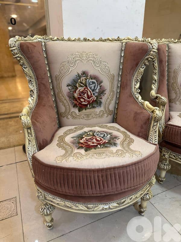 طقم كنبايات حفر خشب زان ملكي خمس قطع وطاولة 5