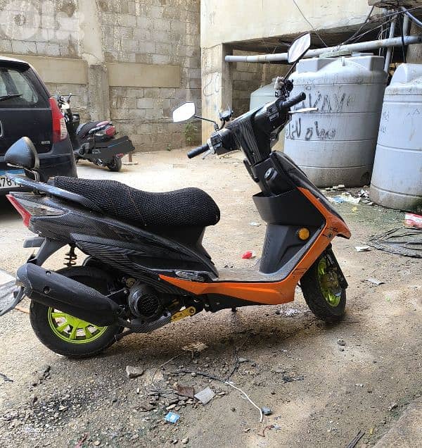 lindy 125cc used like new 2