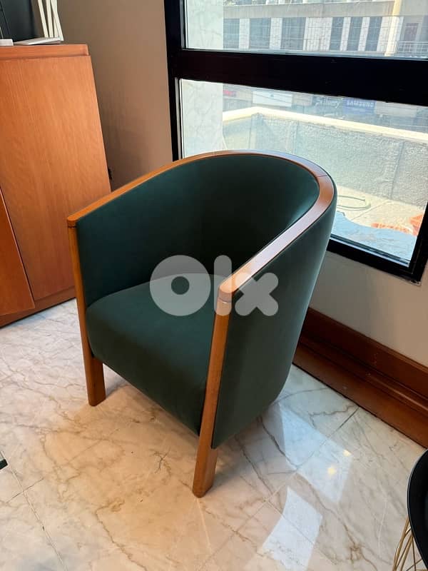 salon 1 fauteuil +2 armchairs +center table +side table 3