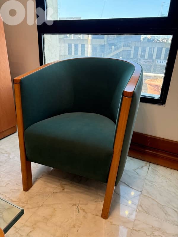 salon 1 fauteuil +2 armchairs +center table +side table 5