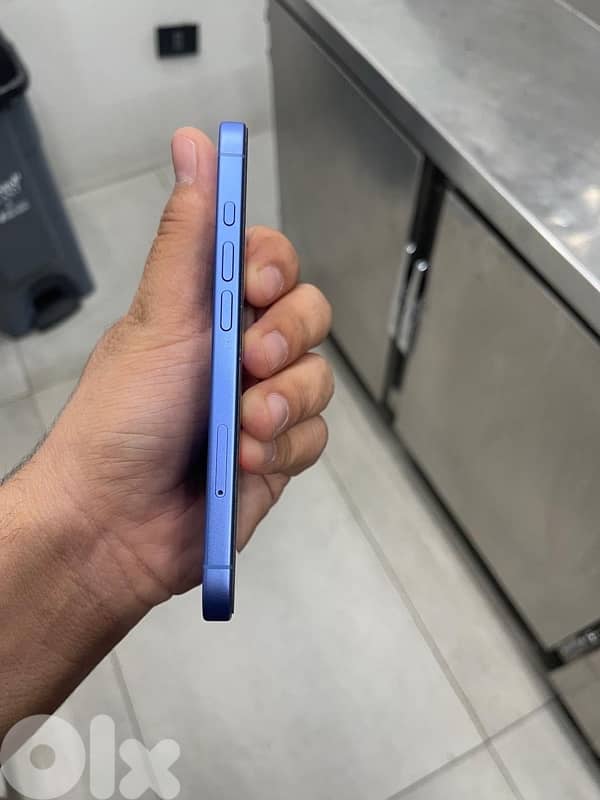 iPhone 16 like new 4