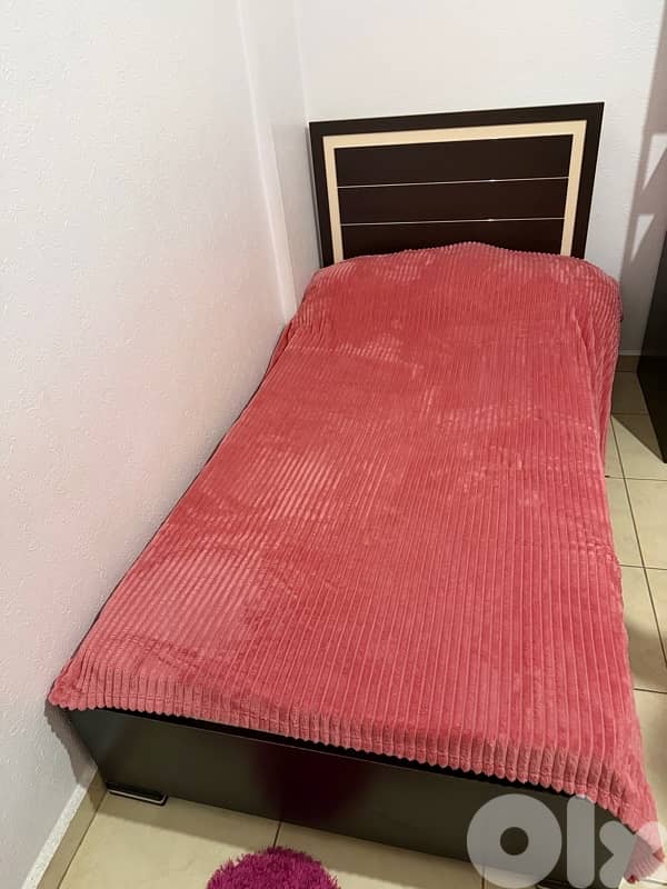 bed with mattress 0