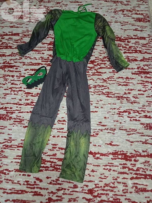 Incredible Hulk Muscle Costume - Boy's 8-10 Years! 1
