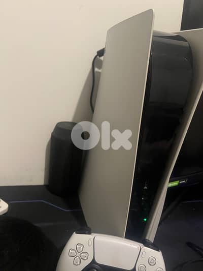 Used PS5 Fat + 1 Controller + Charging Station