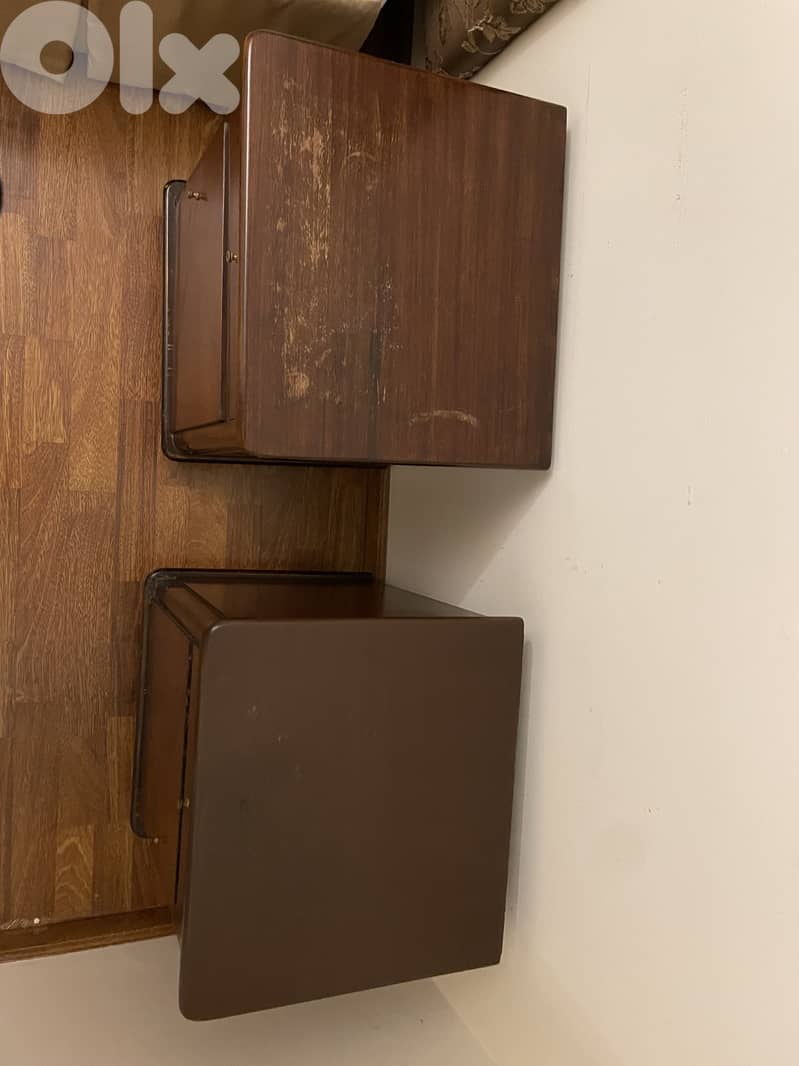 Table/ cabinet/ bedside table 2