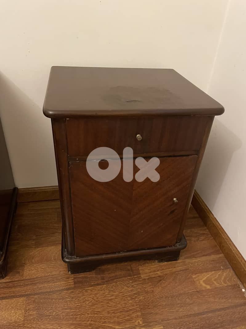 Table/ cabinet/ bedside table 5