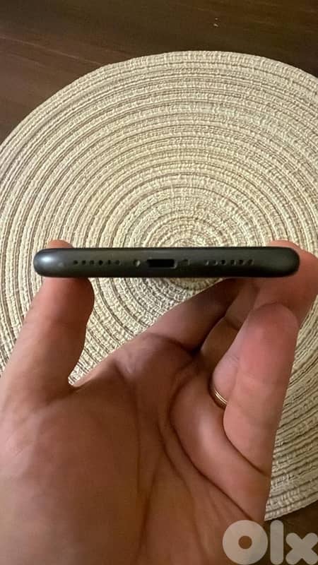 iPhone 11 super clean 2