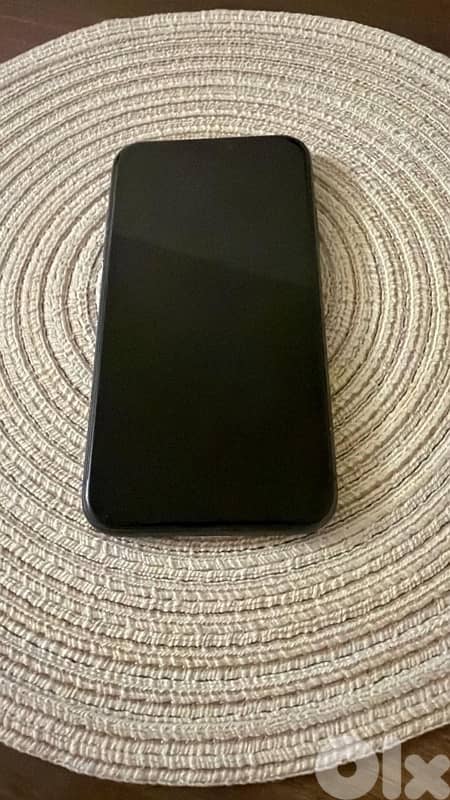 iPhone 11 super clean 3