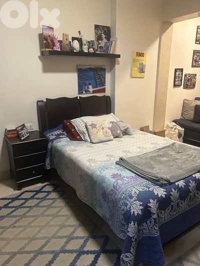Full bedroom