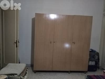 خزانة اواعي