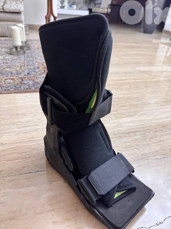 Orthopedic walking boot 0