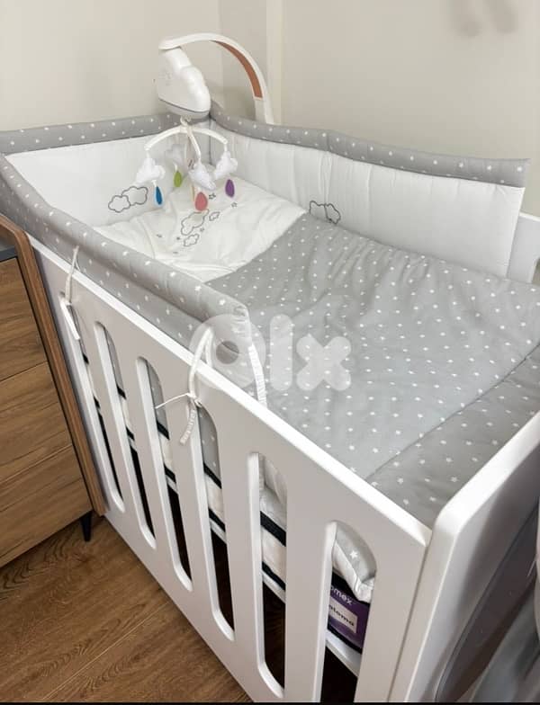 baby bed (baby didnt sleep in it) 0