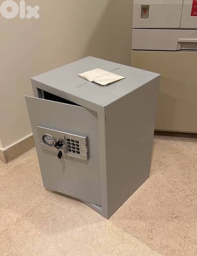 Safe Box - خزنة حديد