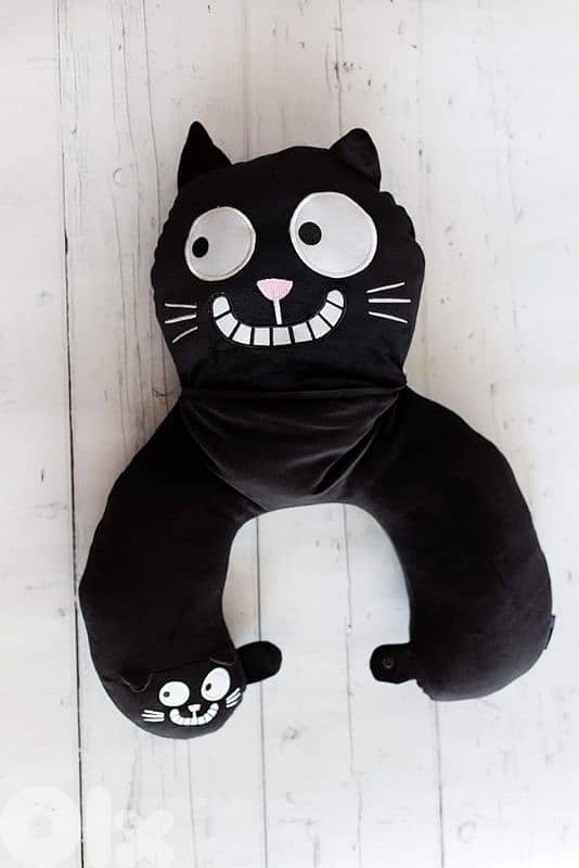 the cat 2 in 1 , neck pillow & pillow for travel 1
