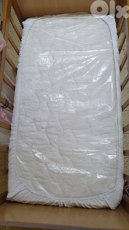 فرشة  جديدة  مش  مستعمل  أبدا     تخت شبه جديد و ناموسية و كوفروليه. . . 12