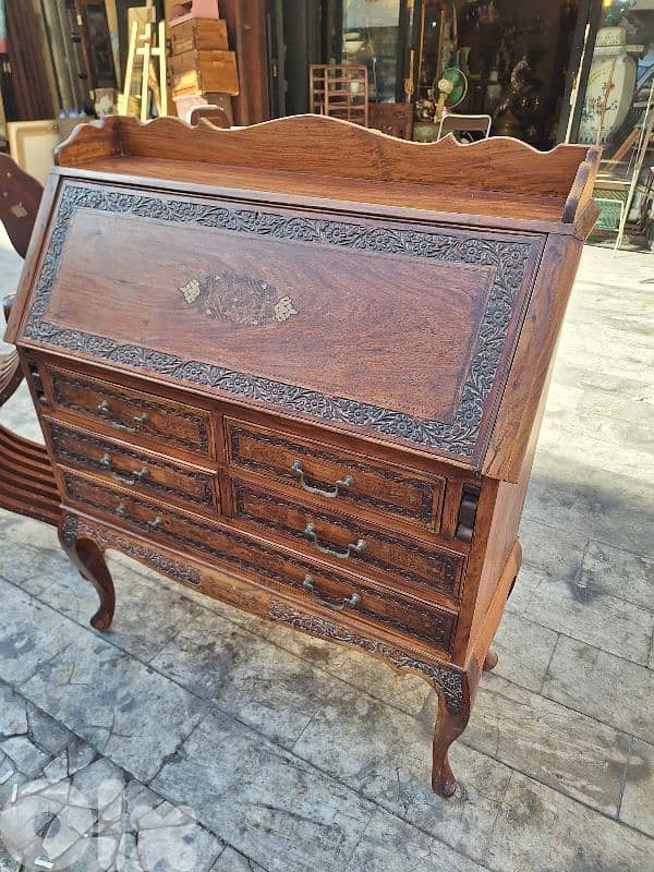 سكرتير مميزة انتيك خششب ورد حفر رائع جدا 2