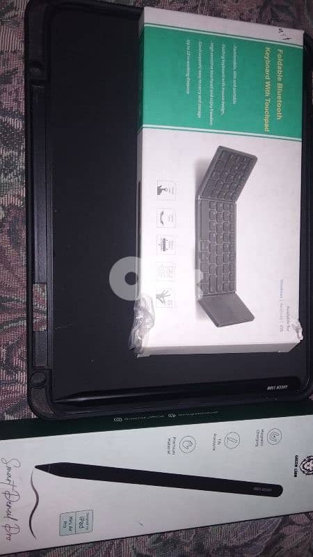 ipad A16 +free keyboard and caver and pencil 1