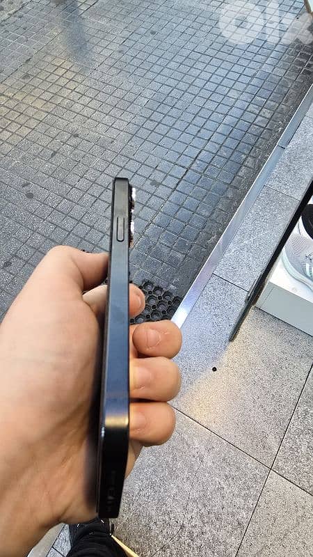 iphone 14 128 GB USED LIKE NEW 2