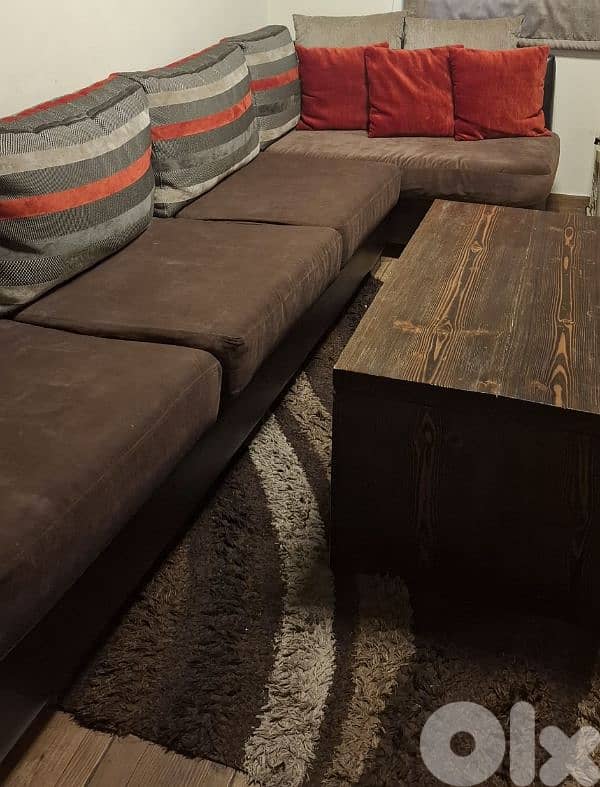 living room used غرفة جلوس 2