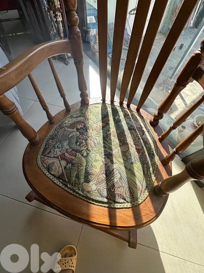 كرستين هزاز ولا اروع انتيك خشب سنديان حفر يدوي  قماشة روميو و جولييت