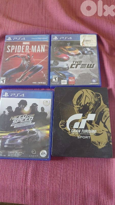 ps4 fat 500gb superclean with 4games 2original controler and a stander 5