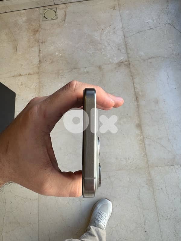 I phone 15 Pro Max 256 space gray 4