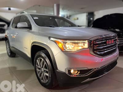 GMC Acadia SLE AWD 4-cylinder 2.5 7-seats 2017